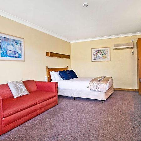 Best Western Sanctuary Inn Тамуърт Екстериор снимка