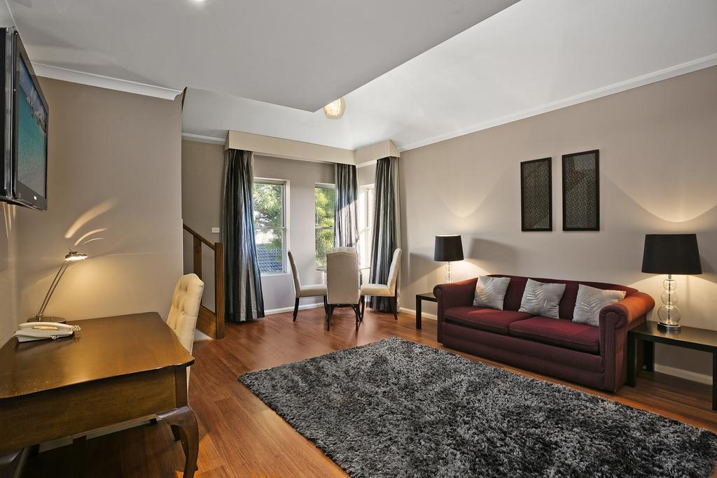 Best Western Sanctuary Inn Тамуърт Екстериор снимка